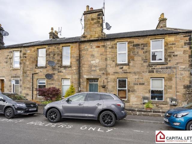 Nelson Place, Stirling FK7 3 bed flat to rent £1,800 pcm £415 pw
