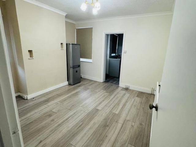 Nelson Road, Windsor SL4, 3 bed semi detached bungalow to rent, £2,350 pcm | PrimeLocation