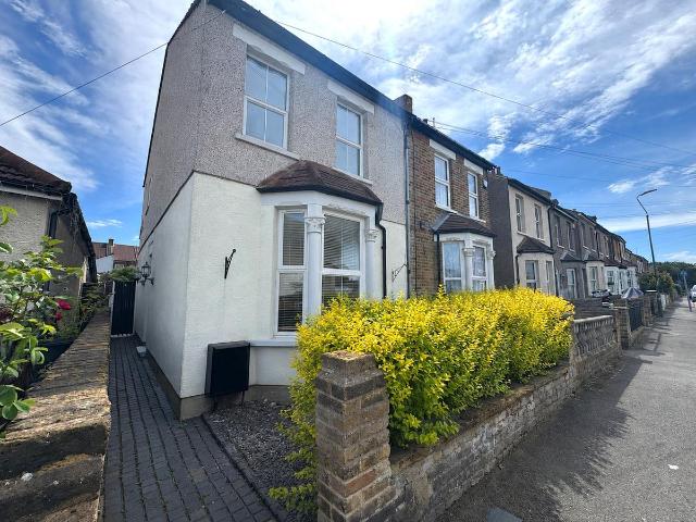 Nelson Road, Belvedere DA17, 3 bed end terrace house to rent, £2,150 pcm | PrimeLocation