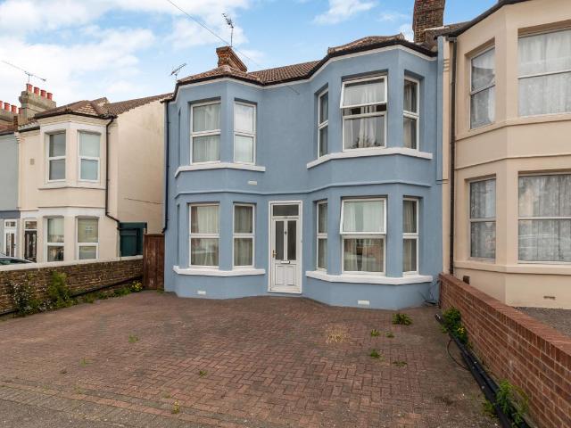 Nelson Road, Gillingham ME7, 4 bed semi detached house to rent, £1,900 pcm | PrimeLocation
