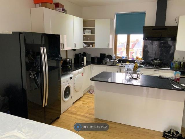 Nelson Road, Gillingham ME7, 3 bed flat to rent, £1,650 pcm | PrimeLocation