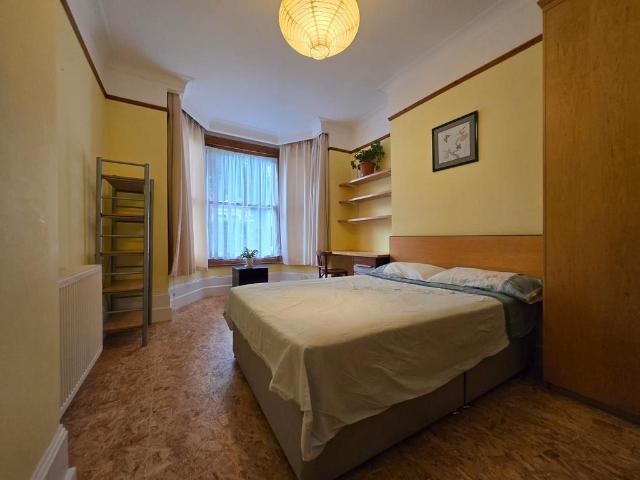 Nelson Road N8 1 bed in a house share to rent £786 pcm £181 pw