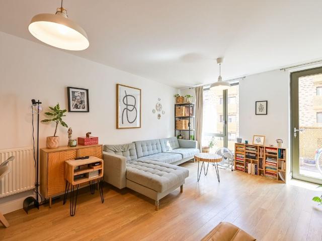 Nelson Walk, Bow, London E3, 2 bed flat to rent, £2,600 pcm | PrimeLocation