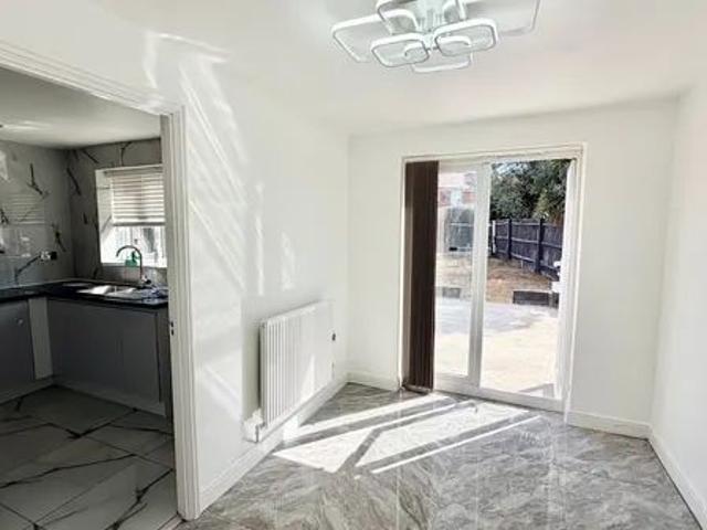 Neptune Close, RM13 8SY, Property for rent