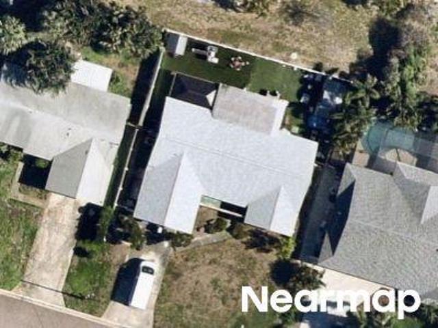 Neptune Dr SE