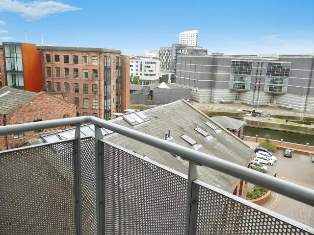 Neptune Street, Leeds, West. 1 bed flat to rent £875 pcm £202 pw
