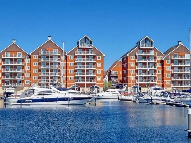 Neptune Square, Ipswich 2 bed apartment to rent £1,295 pcm £299 pw