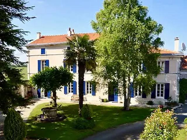 Néré 17510 Achat / Vente maison 40 pièces t40 au dernier étage