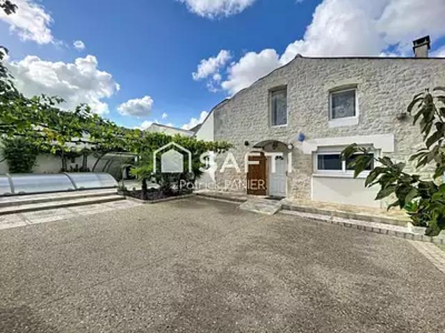 Néré 17510 Achat / Vente maison 9 pièces t9 piscine terrasse