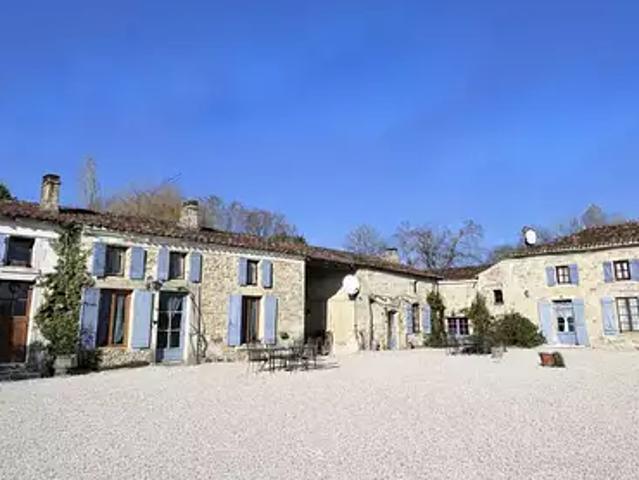 Néré 17510 Achat / Vente maison 24 pièces t24 piscine jardin