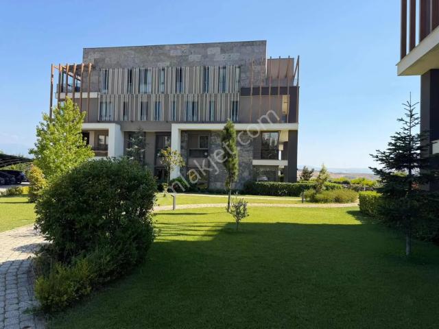 Nergisden Satılık Avlu Bademli Sitesinde 4.5+1 Lüks Daire