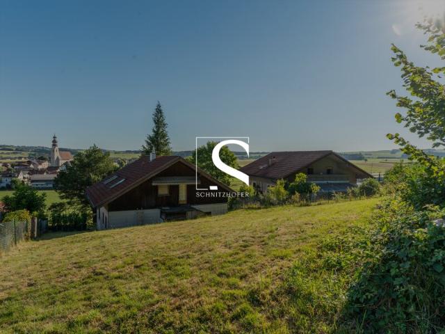 NEST mit AUSSICHT | Großzügiges Hanggrundstück mit Bestand | Irrsdorf