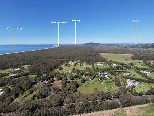 Beautiful House & Garden close to beach & National Park offers Peace and Tranquility and captivating views of garden and mountains