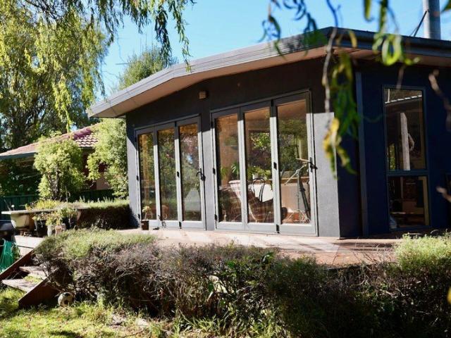 Nestled in an Established Pocket of Woodend 6 Months Lease