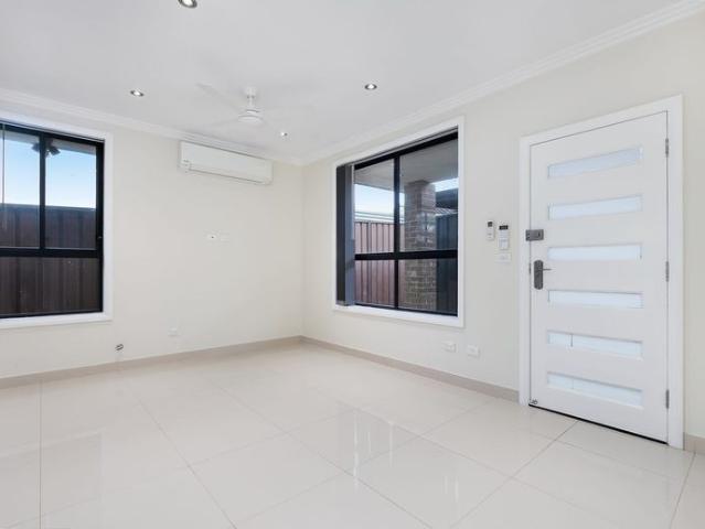 OFFERING 1 WEEK FREE RENT