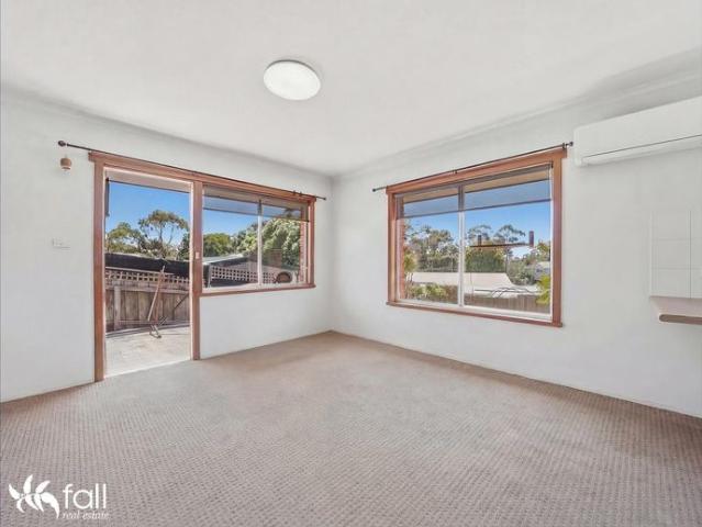 Nestled in the picturesque suburb of Mount Nelson