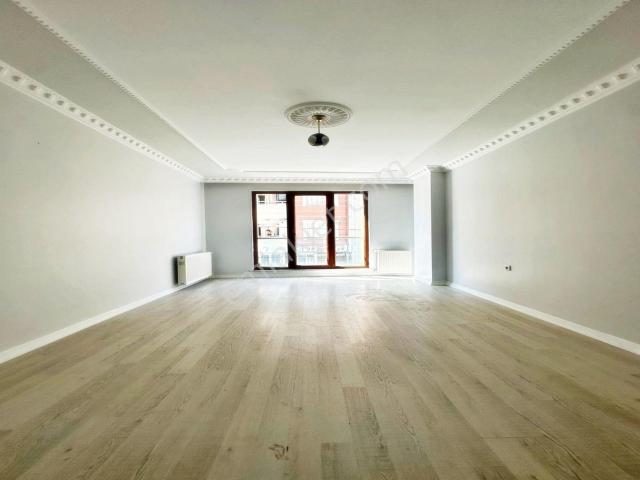 Nes Yapı'dan Merkezi Konumlu Cadde Üzeri 2+1 Kiralık Daire!