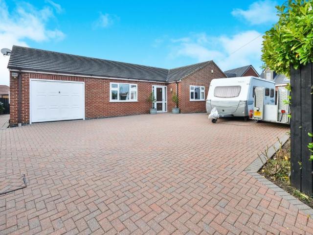 Nesbitt Street, Sutton in Ashfield, NG17 4 bed detached bungalow to rent £1,395 pcm £322 pw