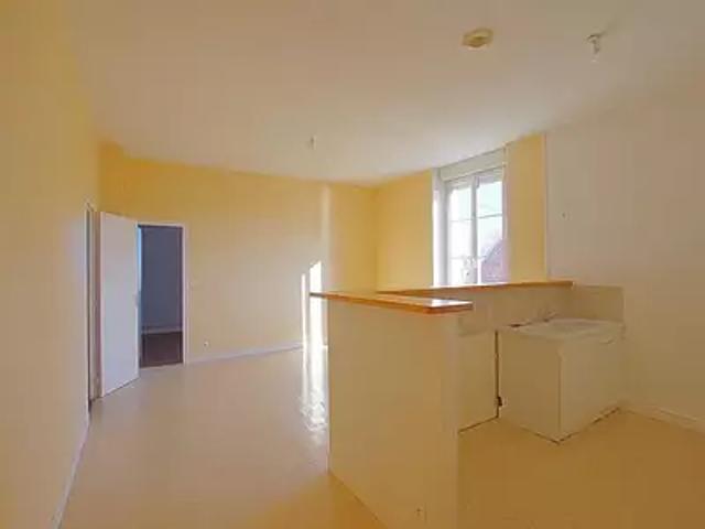 Nesle 80190 Location appartement 3 pièces t3 cave