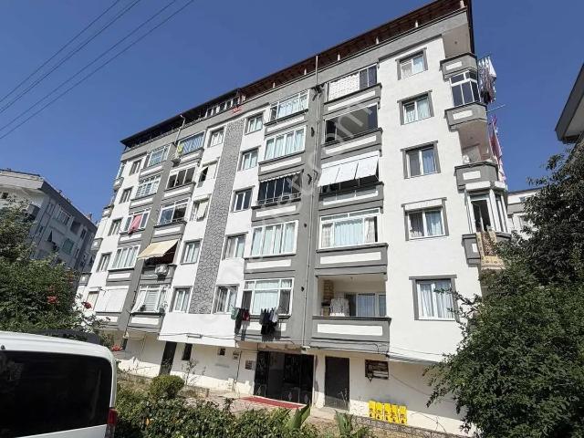Nesrin Den Teşvikiye Sitesinde 3.kat Kombili Masrafsız 2+1.