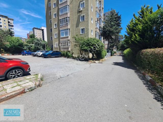 Nesrin Emlak Ayrıcalığı İle Cadde Üzeri Site İçi Fırsat Daire