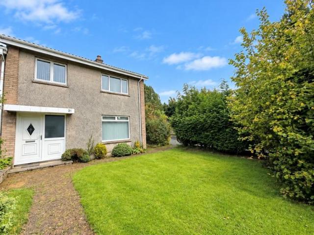 Ness Drive, Glasgow, G74 3 bed flat to rent £1,200 pcm £277 pw