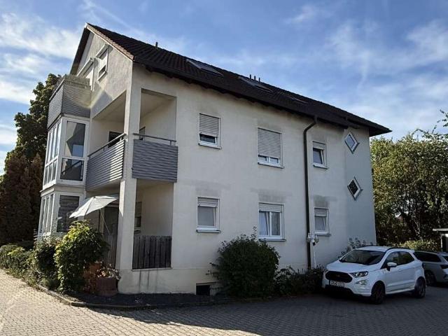 nett 2 Zimmer Wohnung mit Balkon und Stellplatz ab 01.12. frei