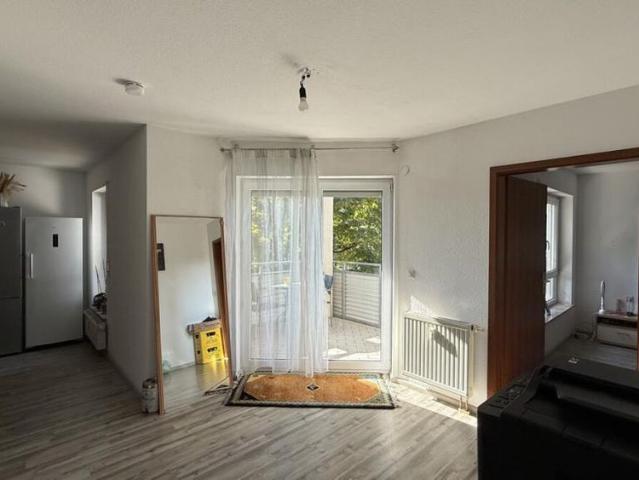 nett 2 Zimmer Wohnung mit Balkon und Stellplatz ab 01.12. frei
