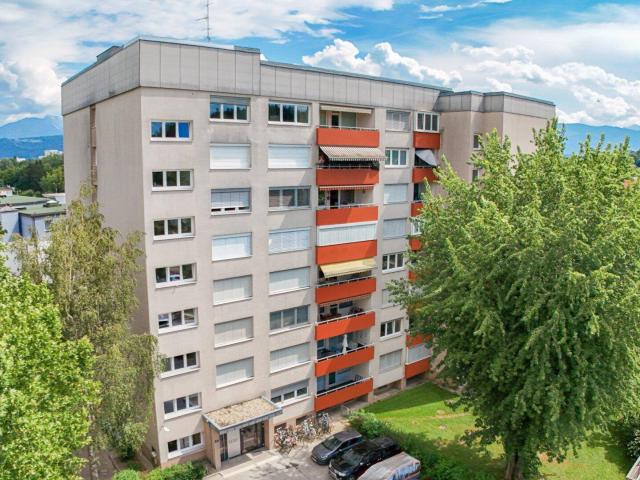 Nette 2 Zimmer Wohnung mit Loggia nähe Klinikum