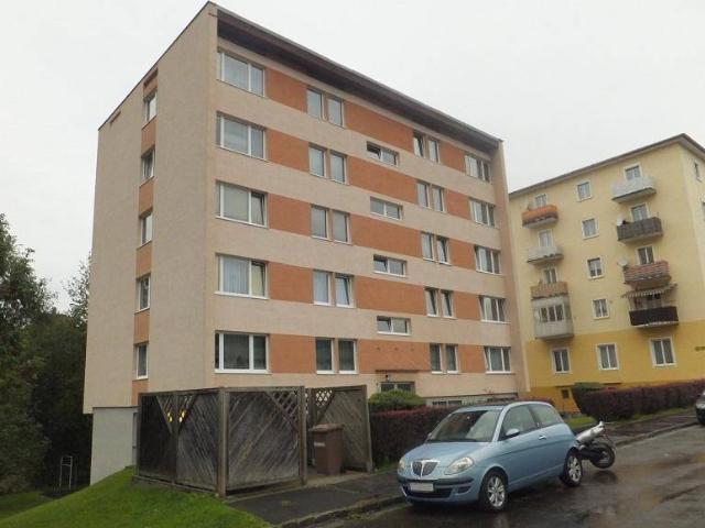 Nette 3 Zimmer Wohnung mit Loggia zu vermieten geförderte Miete 3 Zimmer
