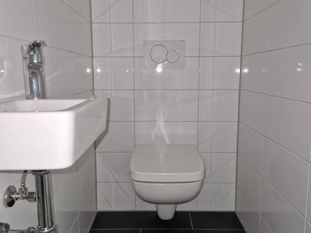 Nette Nachbarn gesucht: renovierte 3 Zi. Wohnung mit Badewanne und Balkon!