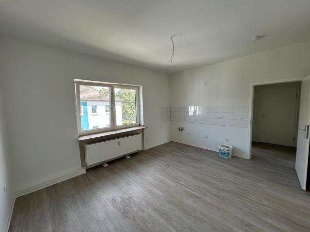 Nette Nachbarn gesucht: renovierte 2 Zimmer Wohnung in sehr ruhiger Lage