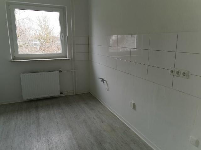 Nette Nachmieter für eine bezugsfertige 3 Zimmer Wohnung mit großem Balkon gesucht!