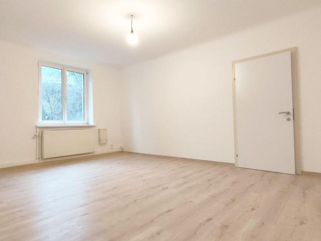 ! Nettes, Gepflegtes 2 Zimmer Mietapartment in S Bahn und Klinik Nord Nähe !