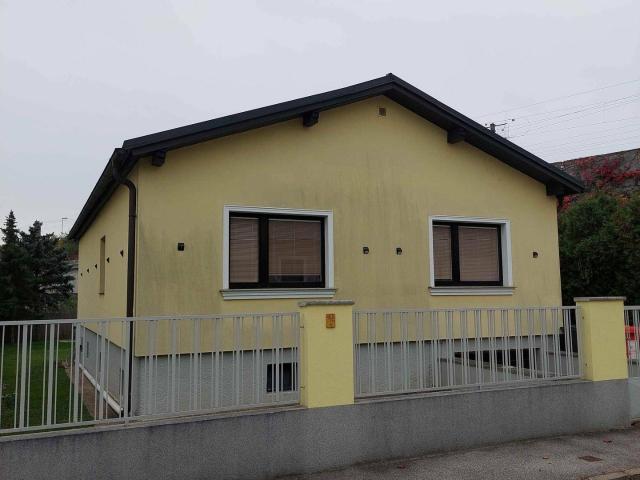 Nettes Einfamilienhaus mit großem Garten