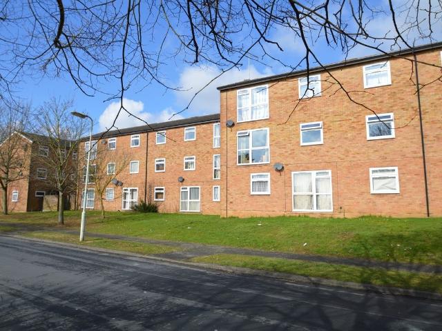 Nettlecroft, Welwyn Garden City AL7, 2 bed flat to rent, £1,400 pcm | PrimeLocation
