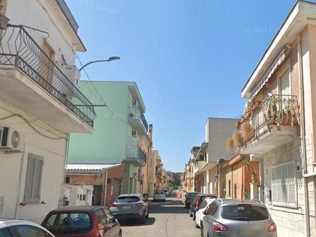 Nettuno accogliente trilocale arredato
