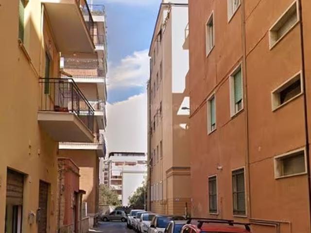 Nettuno luminoso bilocale arredato