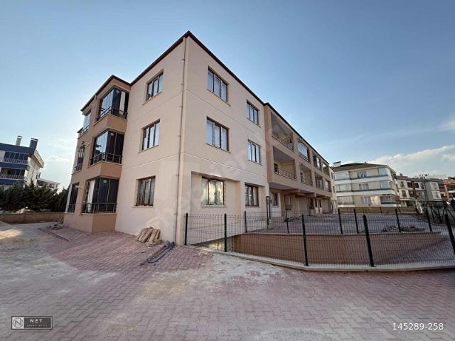 NET EMLAKTAN METE KONAKLARINDA YANINDA ARA KAT SIFIR DAİRE