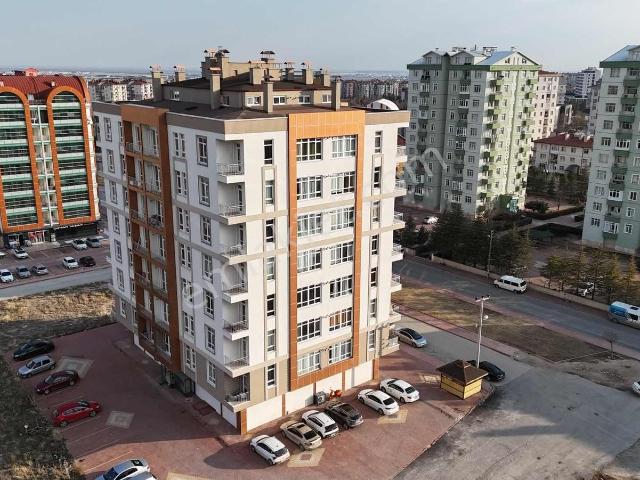 Net Emlaktan Stüdyo Park Sıtesı'nde 2+1 Ara Kat Bakımlı Daire