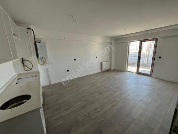 Net Yatırımdan 4 Mevsim Cadde Sitesinde Eşyalı Kiralık 1+1 Daire