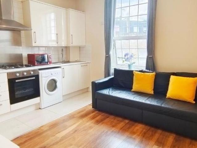 Netherwood Road, London, W14 2 bed flat to rent £2,500 pcm £577 pw