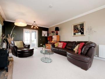 Nether Cairnhill Drive, Chapelton, AB39