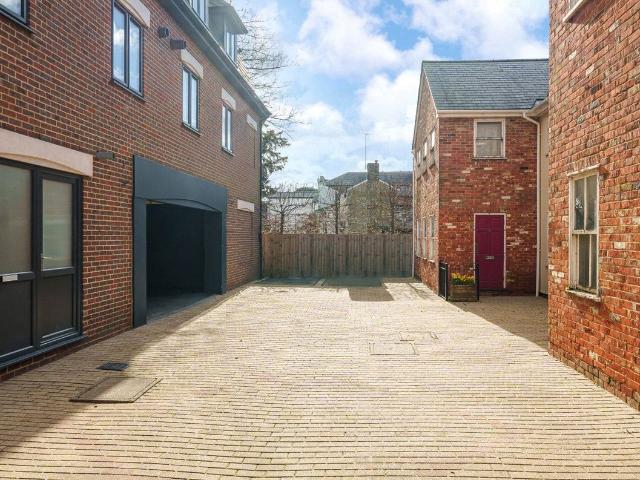 Nether Street, Alton, Hampshire GU34, 1 bed flat to rent, £1,150 pcm | PrimeLocation