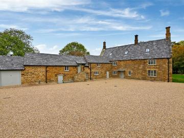Nethercote, Banbury, Oxfordshire, OX17 5 bed detached house to rent £4,950 pcm £1,142 pw