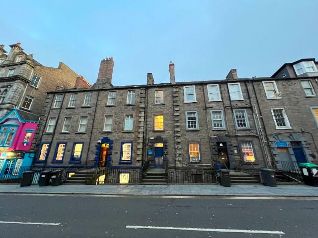 Nethergate, Dundee DD1, 5 bed flat to rent, £2,000 pcm | PrimeLocation