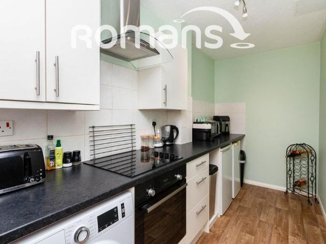 Netherhouse Court, Netherhouse Moor. 2 bed terraced house to rent £1,450 pcm £335 pw