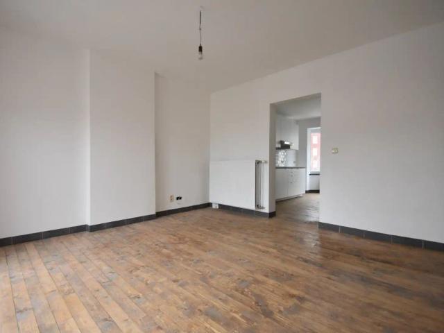 Netjes gerenoveerde duplex met twee slaapkamers en terras op mooie locatie in het centrum van Tongeren GEEN BIJKOMENDE GEM. ONKOSTEN