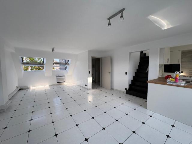 Netjes onderhouden duplex app met lift in Moerbeke