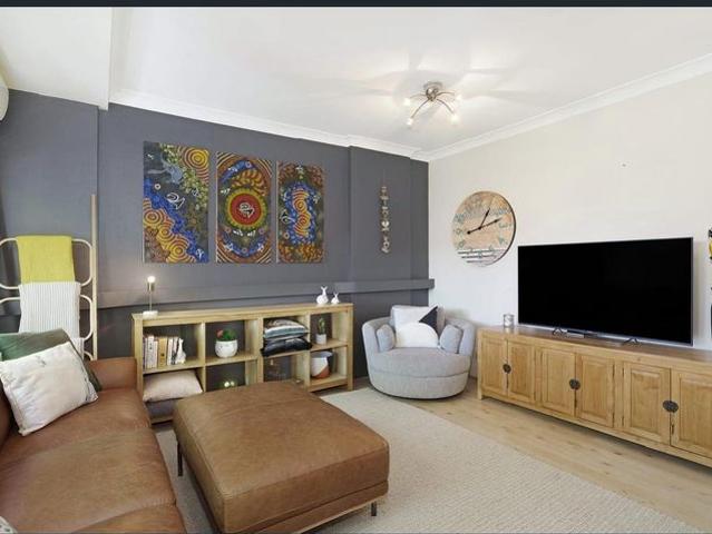 NEUTRAL BAY GEM